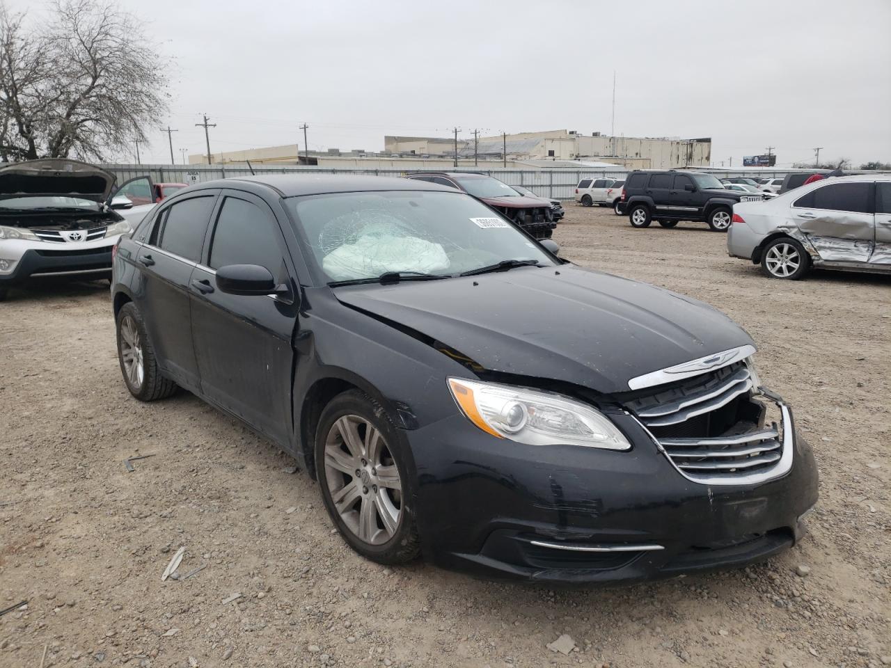 CHRYSLER 200 LX 2013 with VIN 1C3CCBAB6DN686932 - Photo from auction