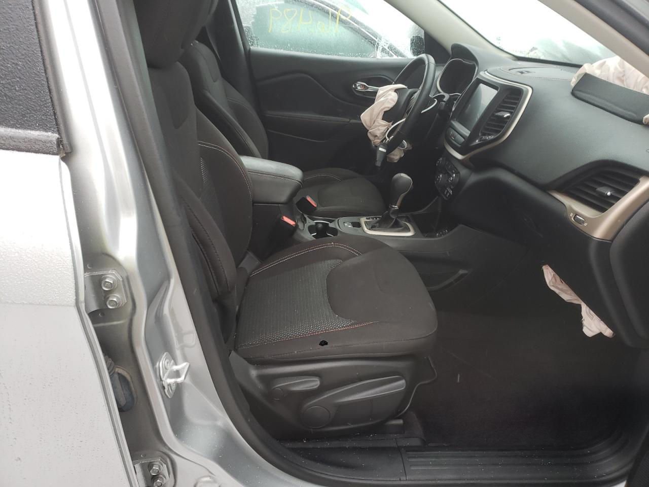 Photo 5 from auction – 2016 JEEP CHEROKEE L with VIN 1C4PJLCB8GW247445