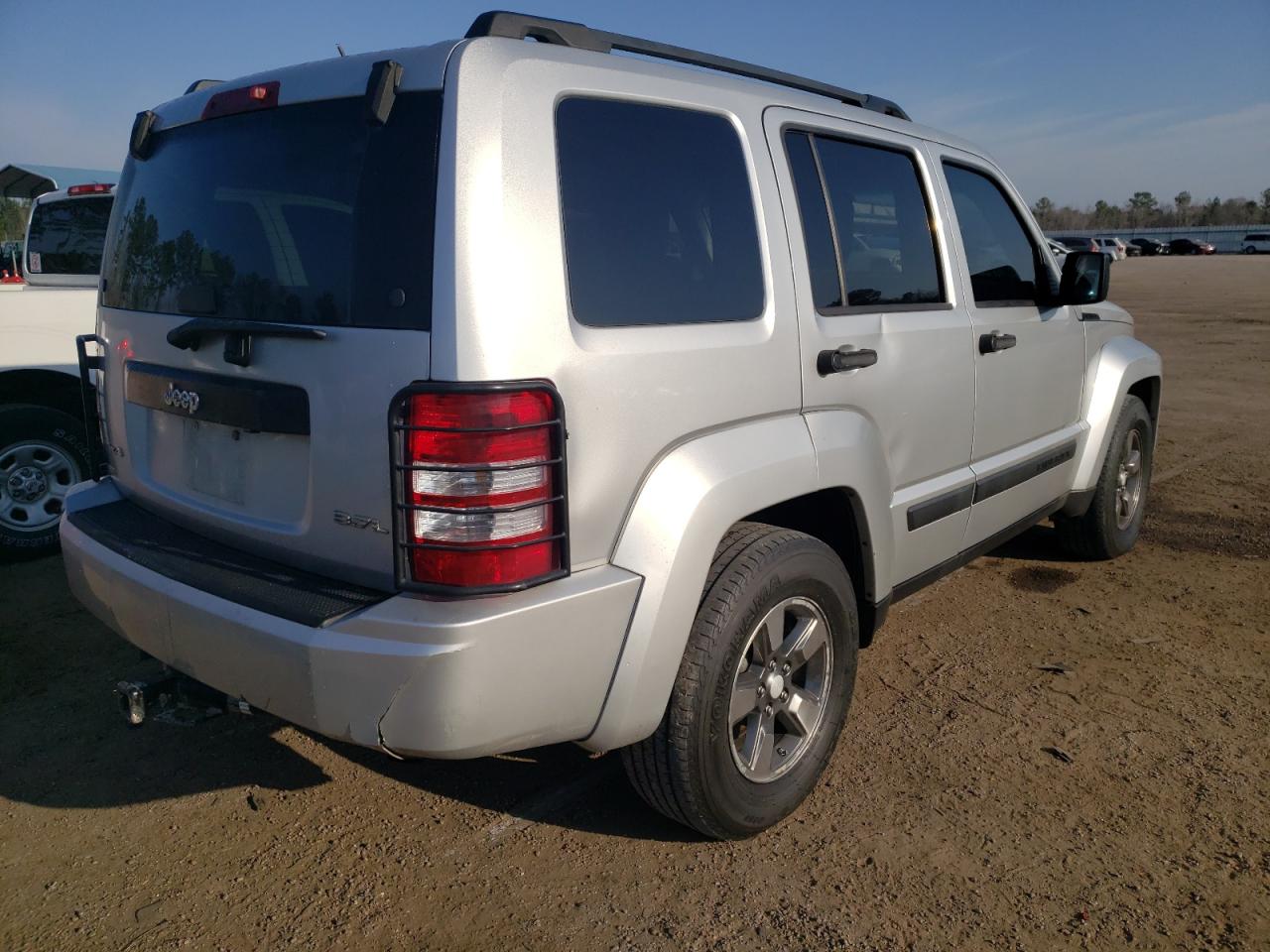Photo 4 from auction – 2008 JEEP LIBERTY SP with VIN 1J8GN28K68W102812