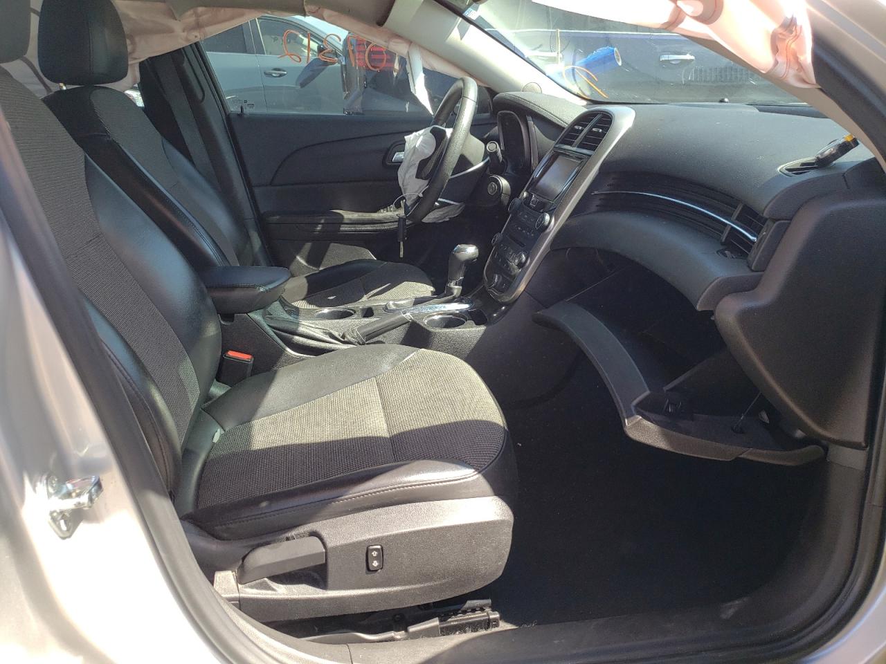 Photo 5 from auction – 2016 CHEVROLET MALIBU LIM with VIN 1G11C5SA8GF113693