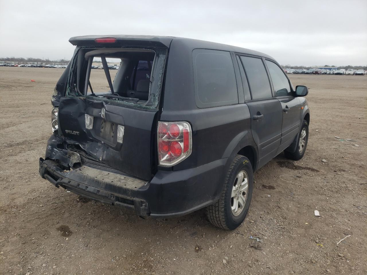 Photo 4 from auction – 2006 HONDA PILOT LX with VIN 5FNYF28186B049144