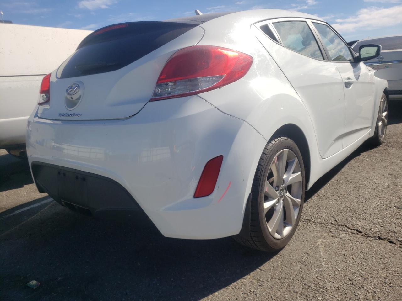 Photo 4 from auction – 2016 HYUNDAI VELOSTER with VIN KMHTC6AD5GU257128