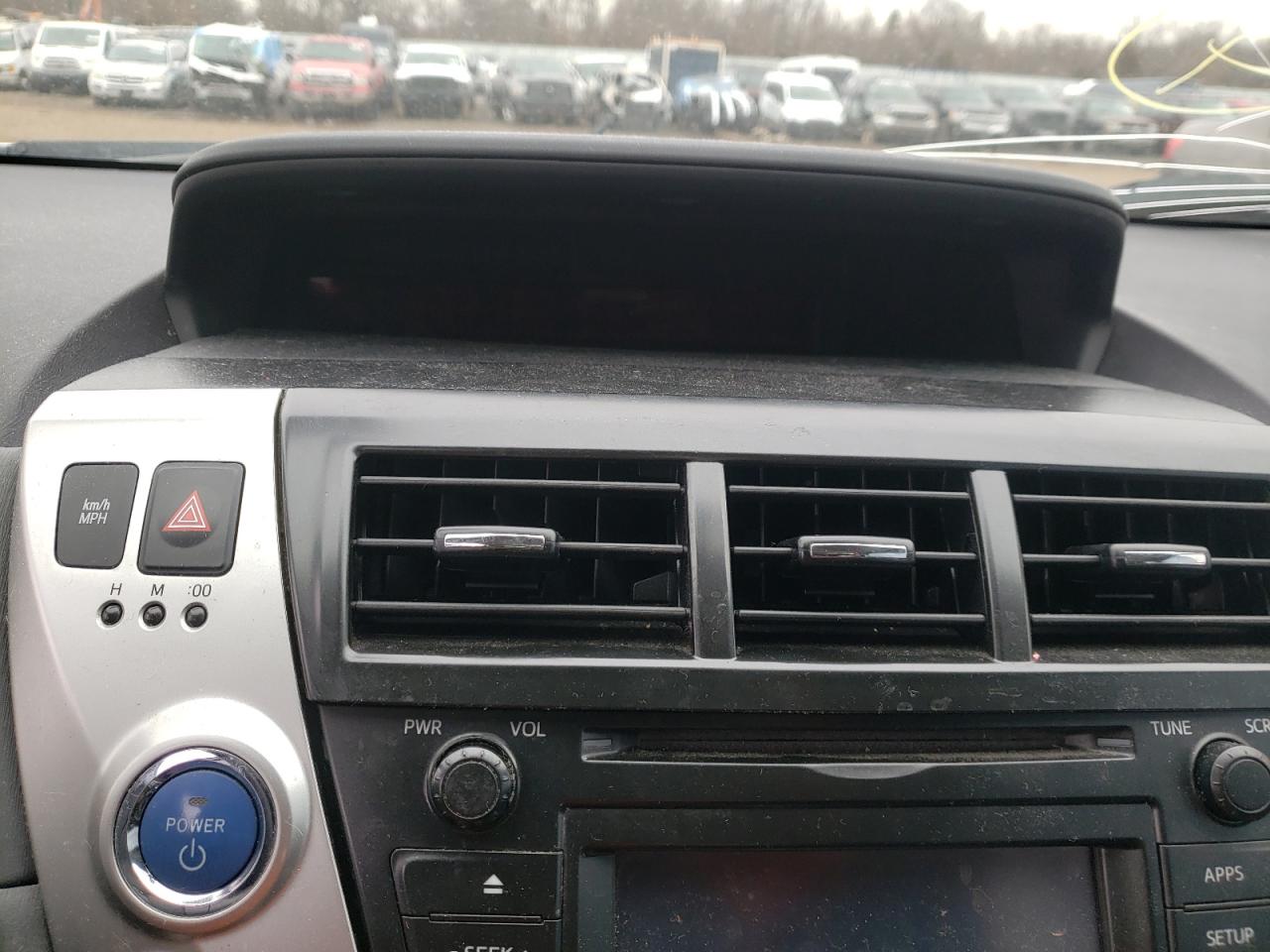Photo 8 from auction – 2013 TOYOTA PRIUS V with VIN JTDZN3EU7D3286200