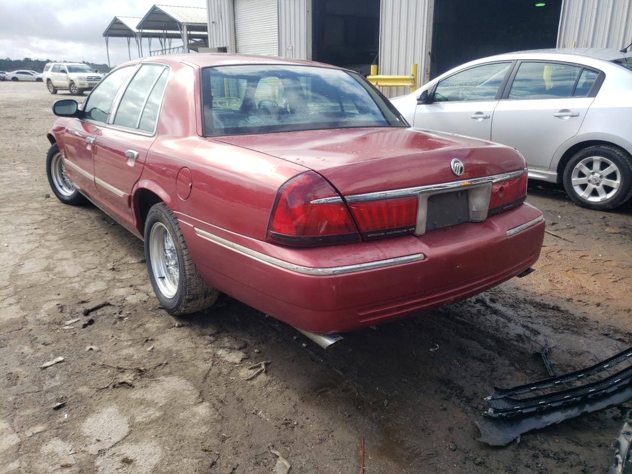 Photo 3 from auction – 2000 MERCURY GRAND MARQ with VIN 2MEFM74W0YX655485