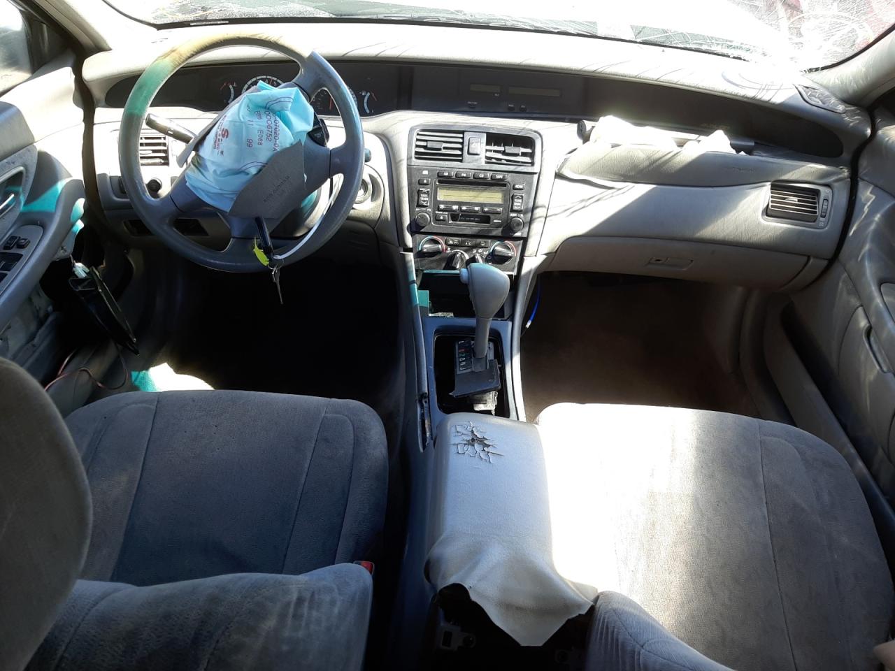 Photo 9 from auction – 2000 TOYOTA AVALON XL with VIN 4T1BF28B5YU039837