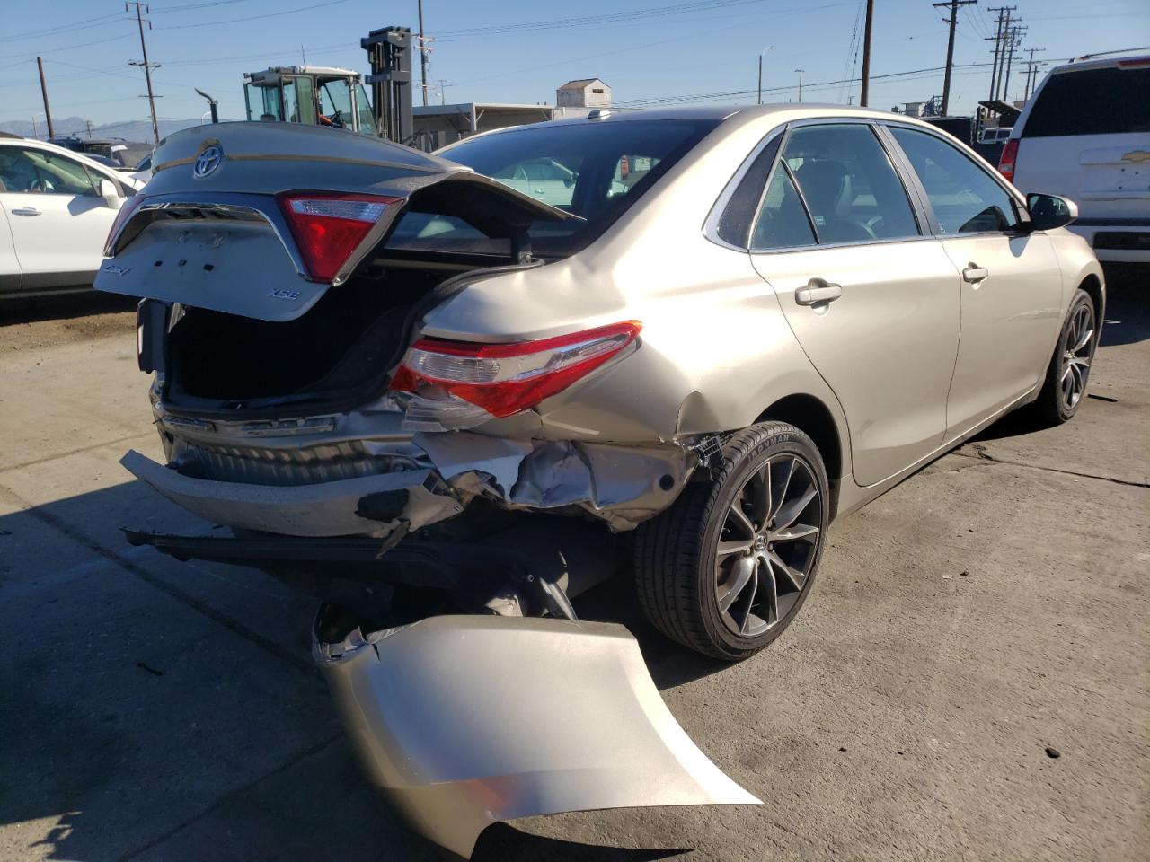 Photo 4 from auction – 2015 TOYOTA CAMRY LE with VIN 4T1BF1FK8FU885230