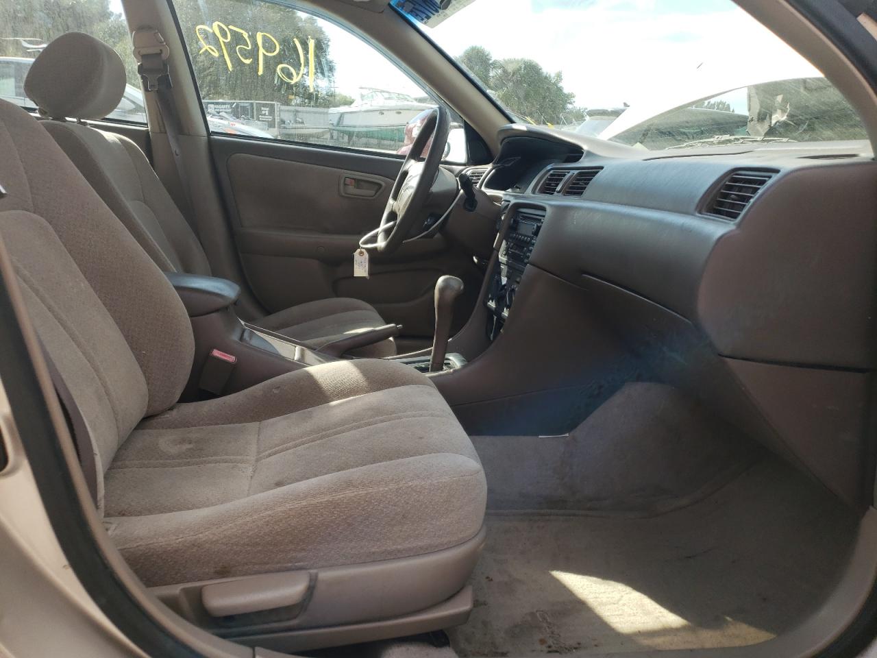 Photo 5 from auction – 2000 TOYOTA CAMRY CE with VIN 4T1BG22K3YU733979