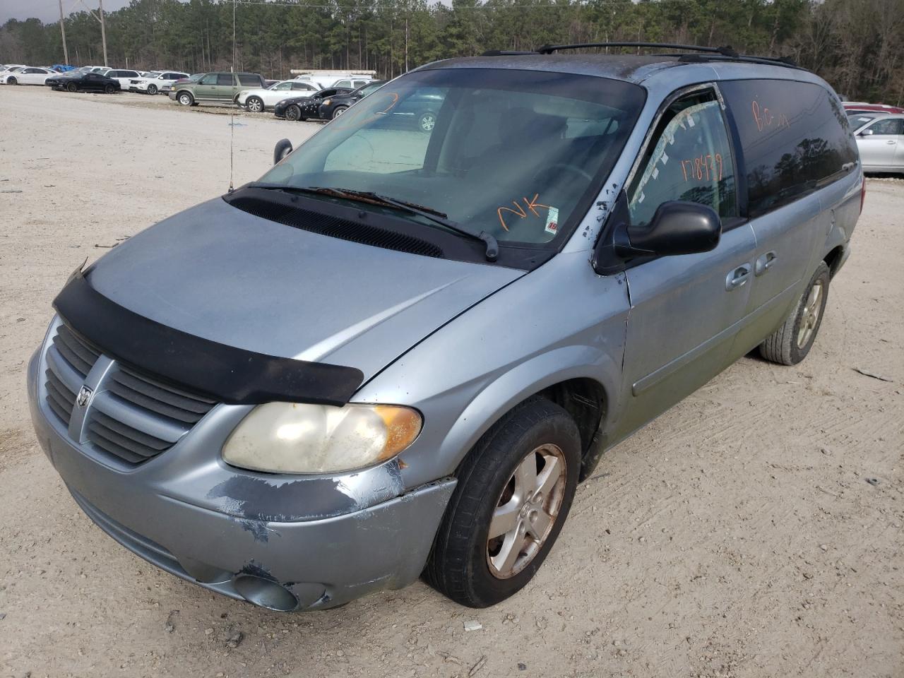 Photo 2 from auction – 2005 DODGE GRAND CARA with VIN 2D4GP44L35R283595
