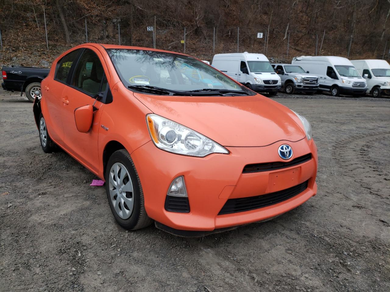 TOYOTA PRIUS C 2014 with VIN JTDKDTB3XE1066272 - Photo from auction