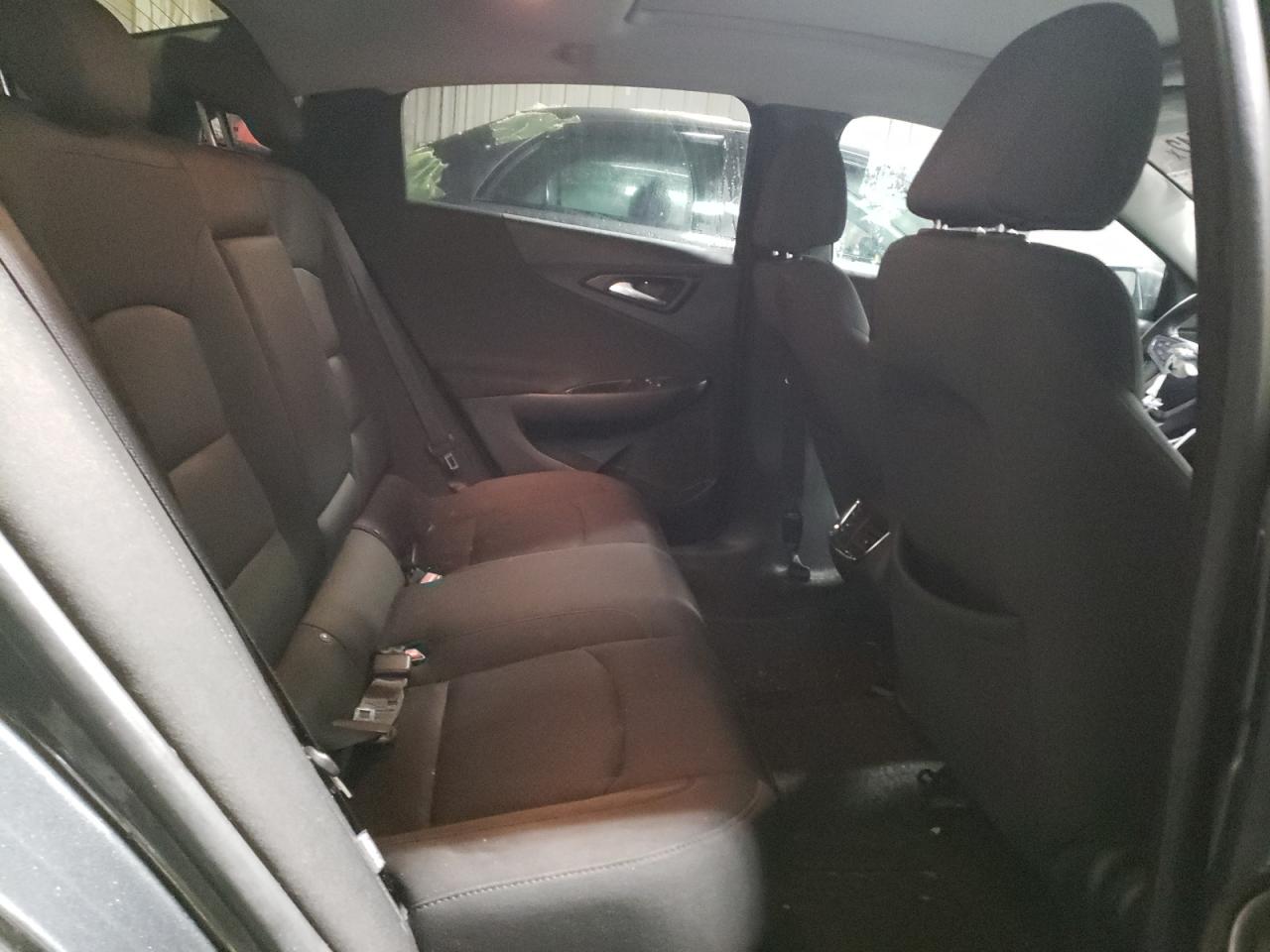 Photo 6 from auction – 2018 CHEVROLET MALIBU LT with VIN 1G1ZD5STXJF150897