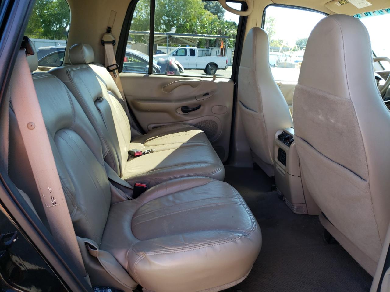 Foto 6 de la subasta – 2000 FORD EXPEDITION con VIN 1FMPU18L6YLC42756