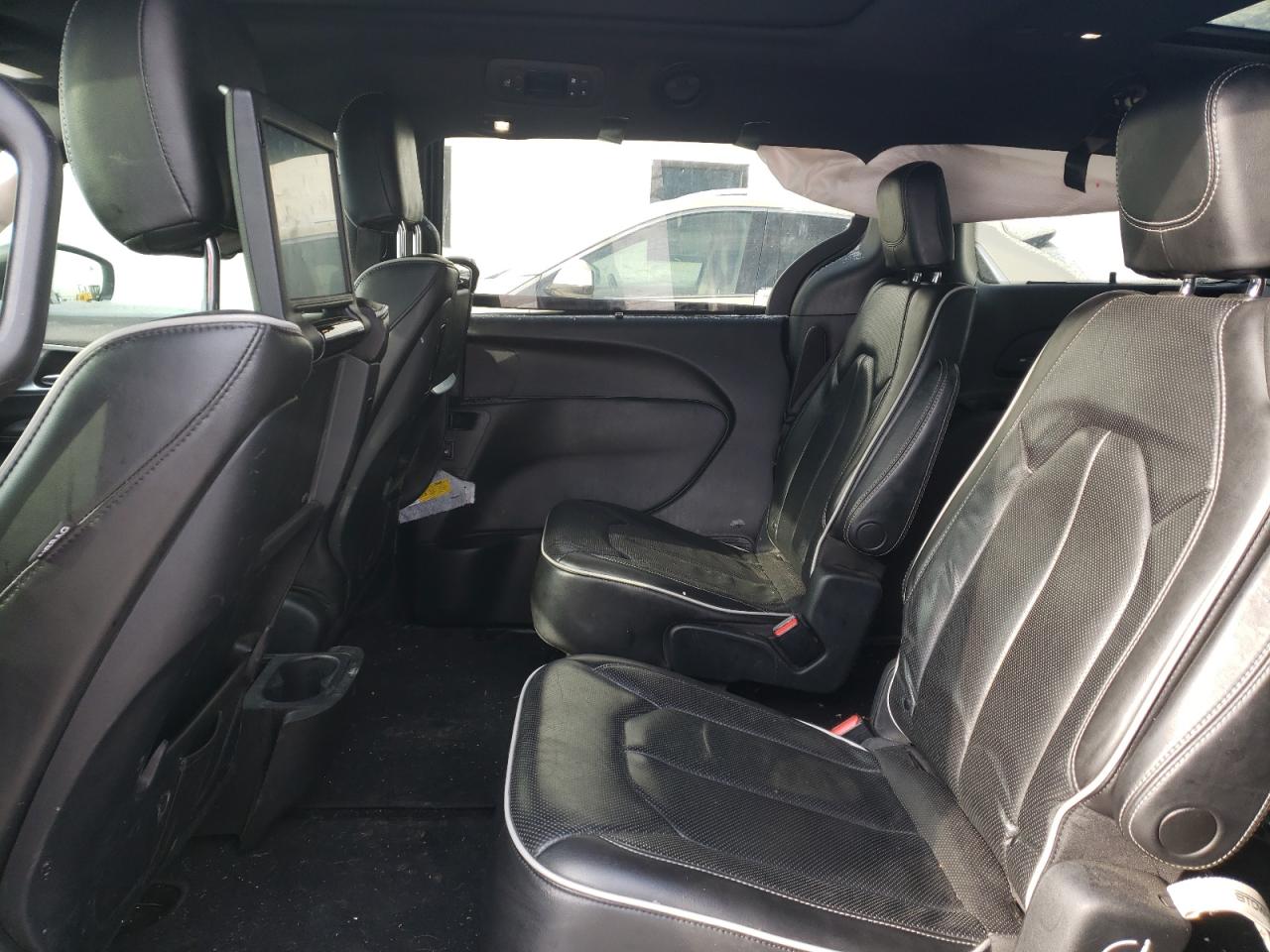 Photo 6 from auction – 2019 CHRYSLER PACIFICA L with VIN 2C4RC1GG5KR667730