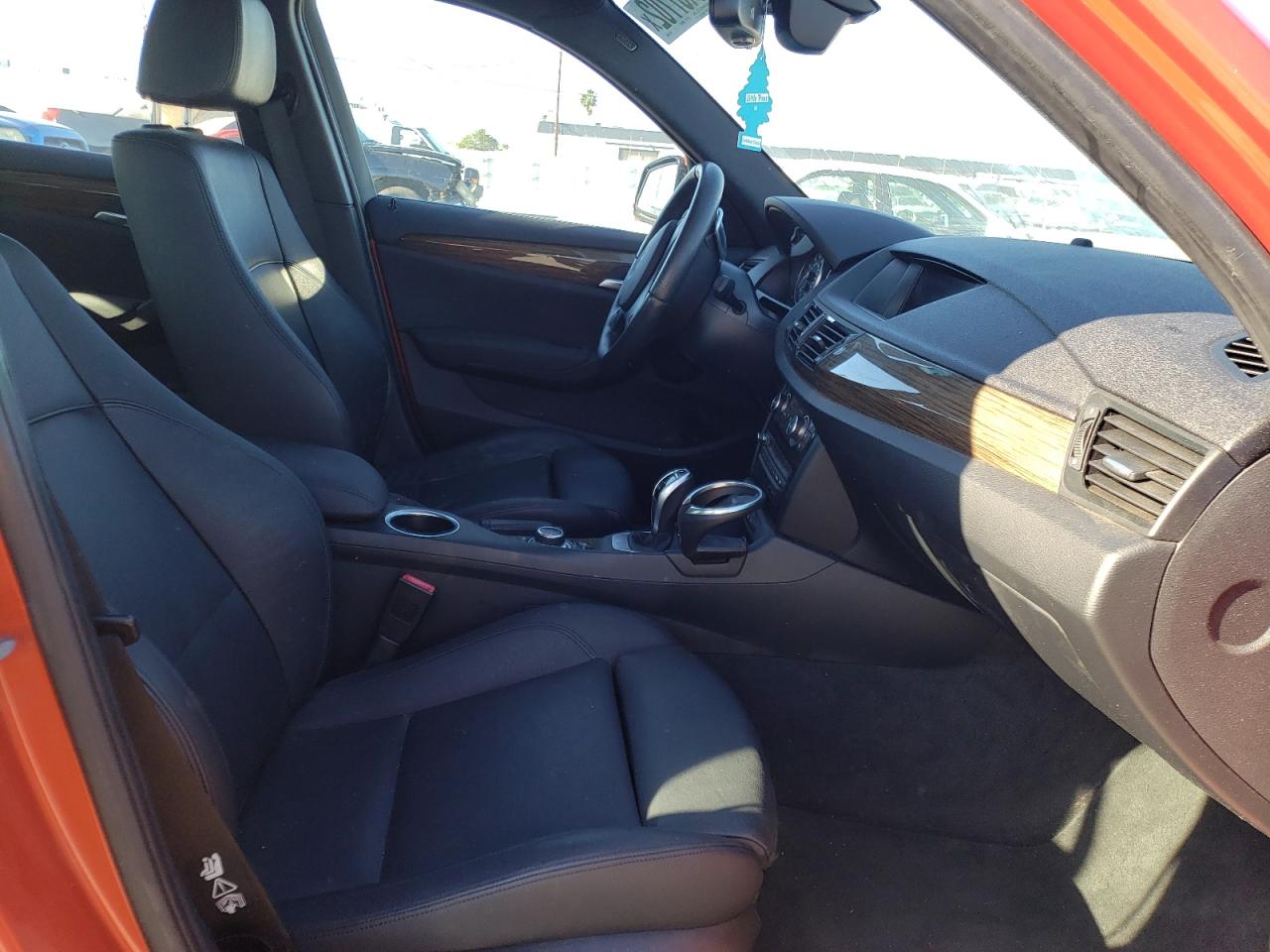 Photo 5 from auction – 2013 BMW X1 XDRIVE2 with VIN WBAVL1C58DVR86605