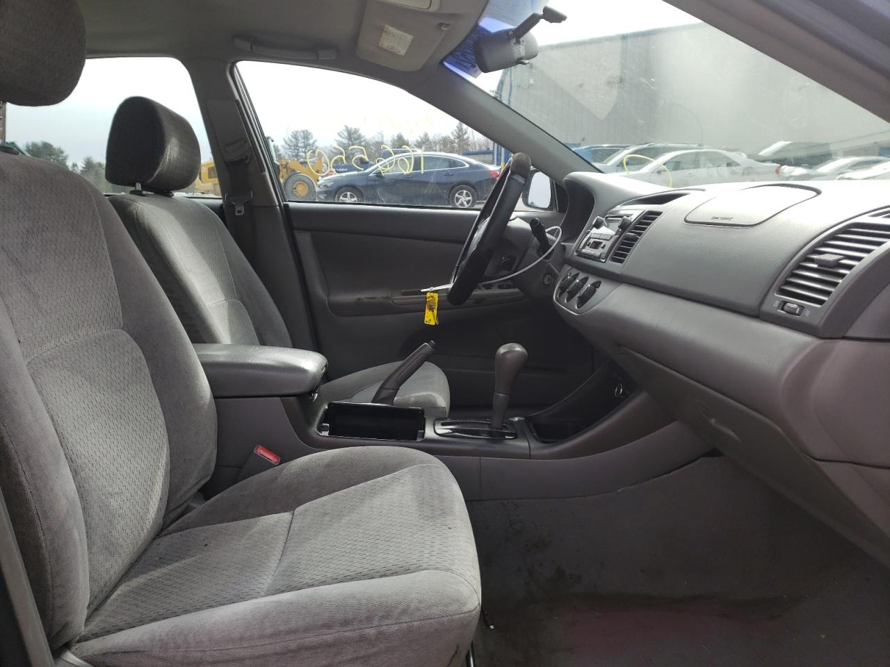 Photo 5 from auction – 2002 TOYOTA CAMRY LE with VIN 4T1BE32K92U555496