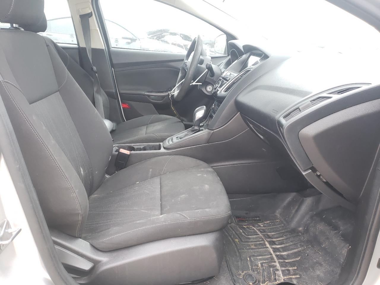 Photo 5 from auction – 2017 FORD FOCUS SEL with VIN 1FADP3H26HL237256