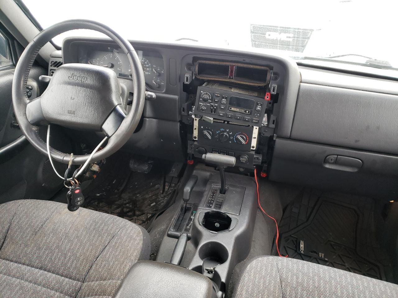 Photo 9 from auction – 2000 JEEP CHEROKEE S with VIN 1J4FF48S8YL174067
