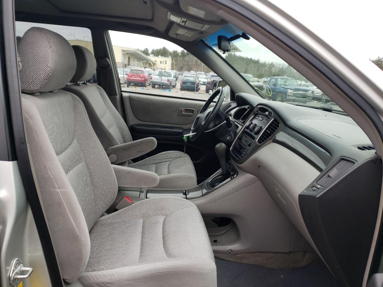 Photo 5 from auction – 2003 TOYOTA HIGHLANDER with VIN JTEHF21A630136184