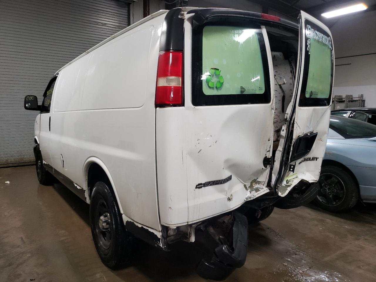 Photo 3 from auction – 2004 CHEVROLET EXPRESS G1 with VIN 1GCFG15TX41193546