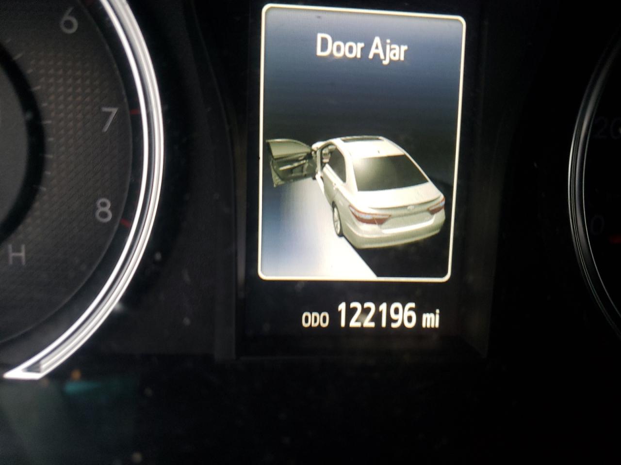 Photo 8 from auction – 2017 TOYOTA CAMRY LE with VIN 4T1BF1FK6HU685739