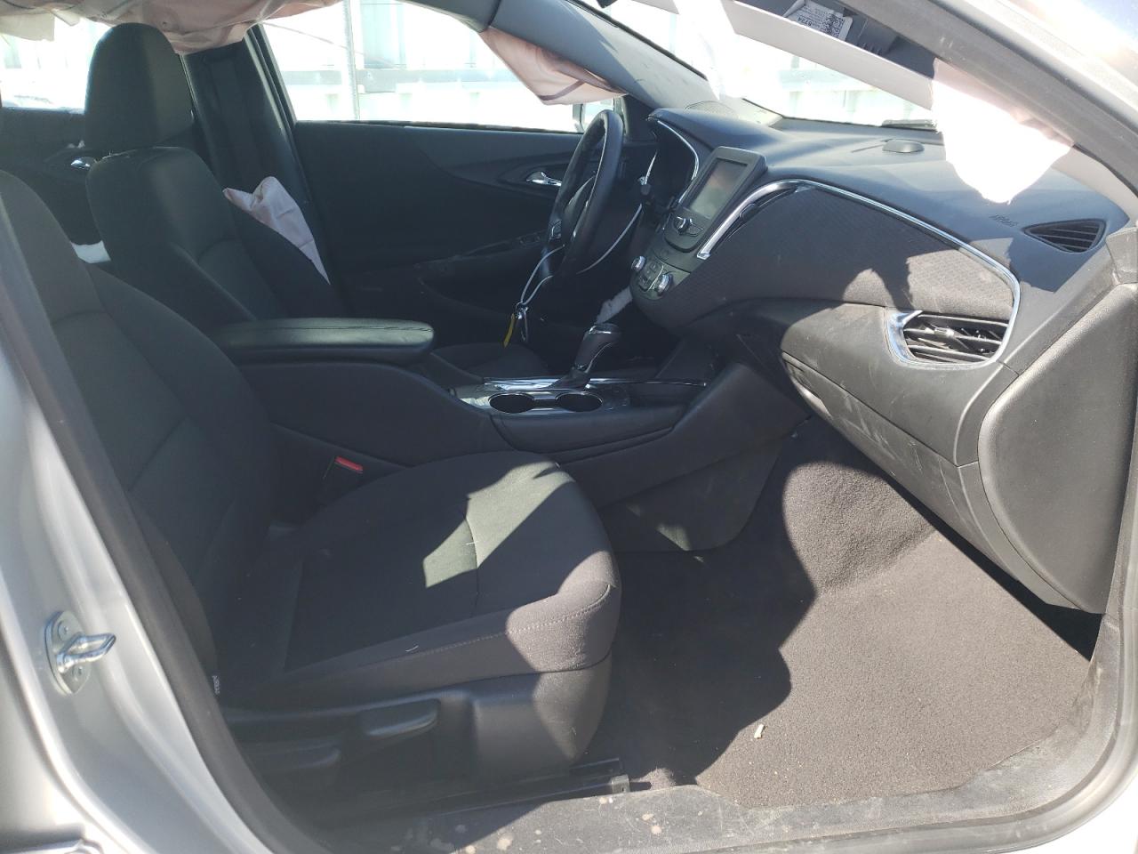 Photo 5 from auction – 2017 CHEVROLET MALIBU LT with VIN 1G1ZE5ST9HF189164
