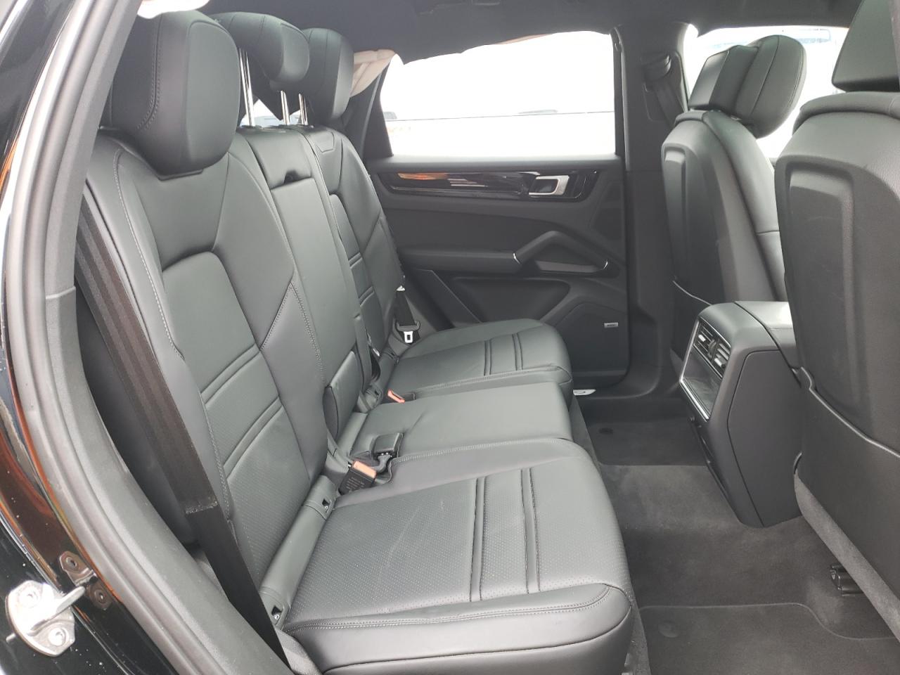 Photo 6 from auction – 2019 PORSCHE CAYENNE SE with VIN WP1AE2AY1KDA51507