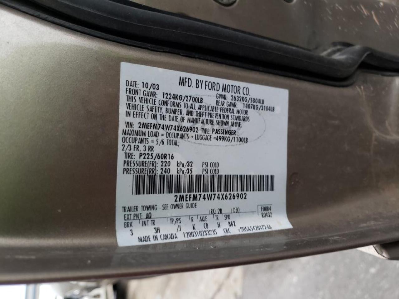 Photo 10 from auction – 2004 MERCURY GRAND MARQ with VIN 2MEFM74W74X626902