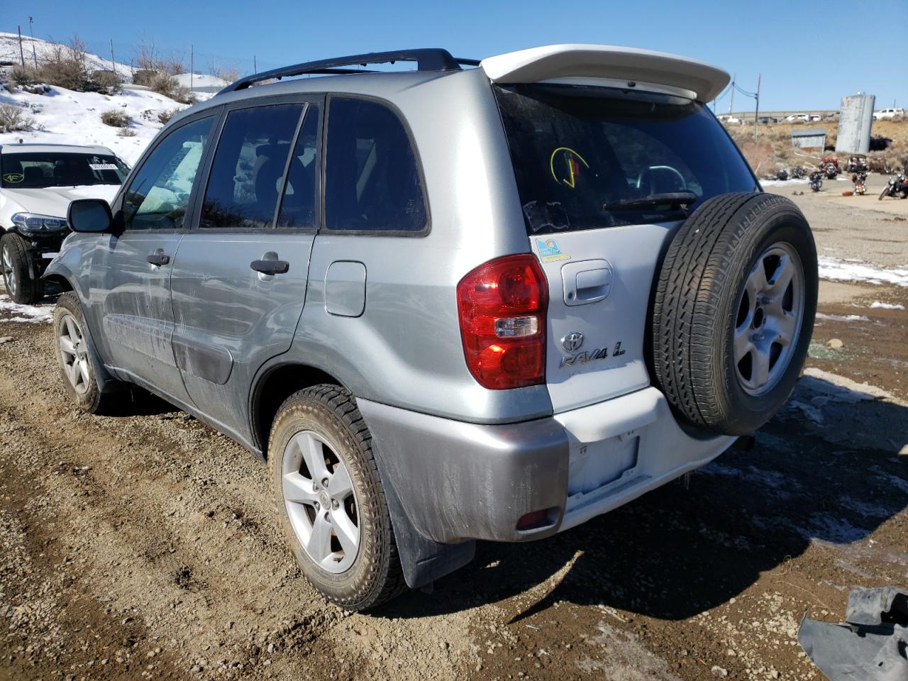 Photo 3 from auction – 2005 TOYOTA RAV4 with VIN JTEHD20V050046199