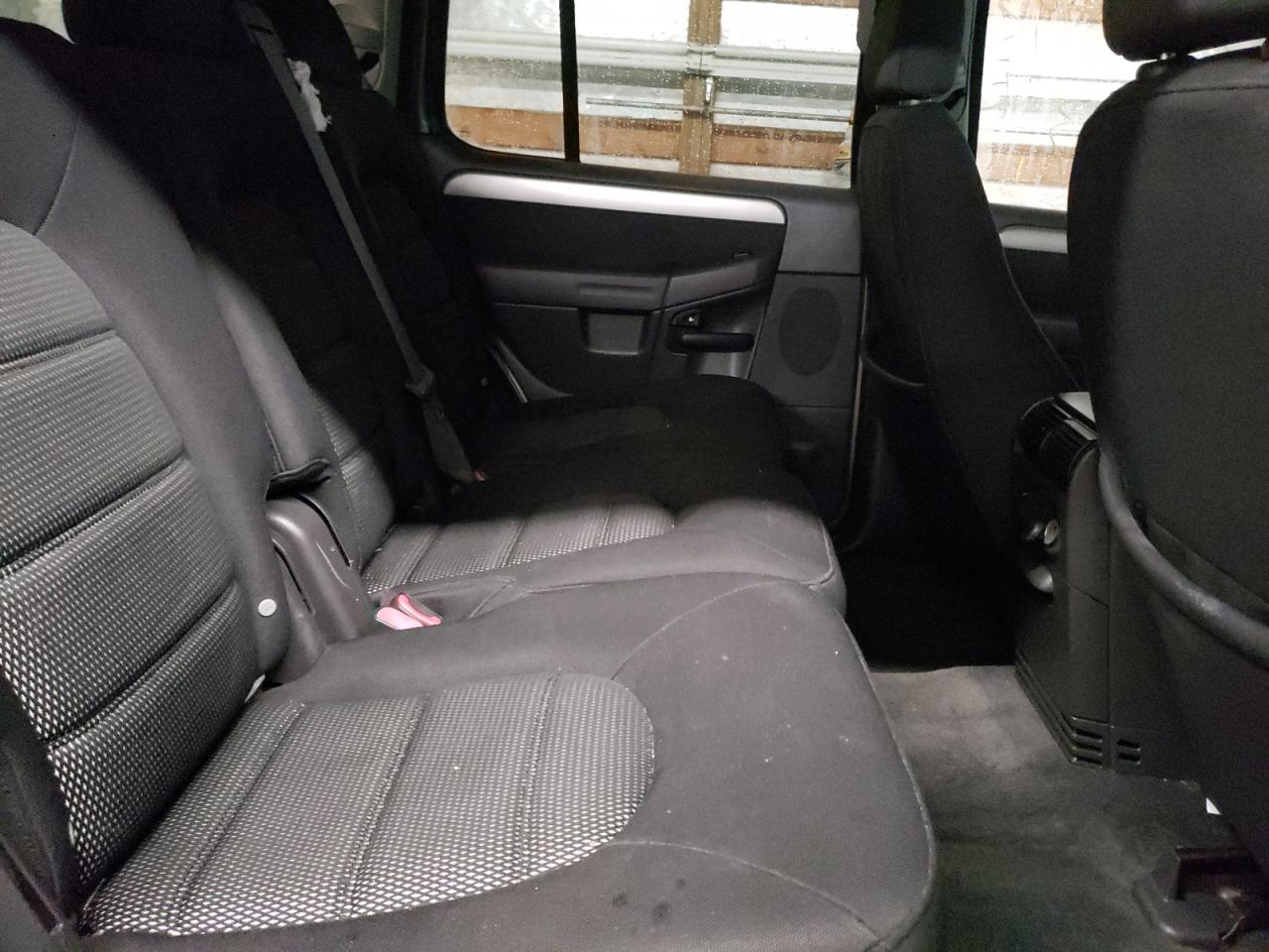 Photo 6 from auction – 2003 FORD EXPLORER X with VIN 1FMZU73K03ZA06443