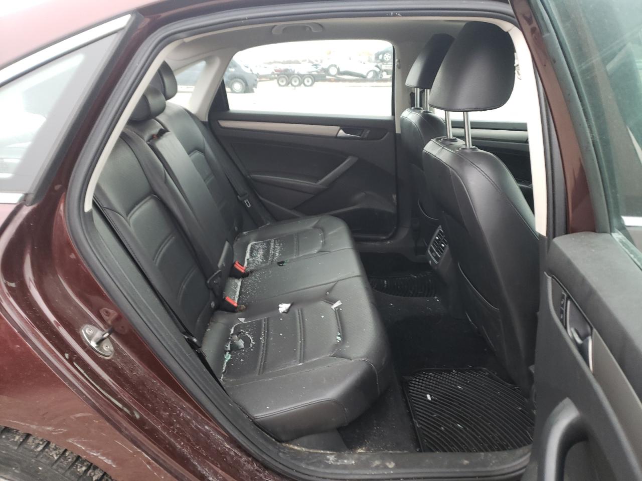 Photo 6 from auction – 2014 VOLKSWAGEN PASSAT SE with VIN 1VWBT7A3XEC049307