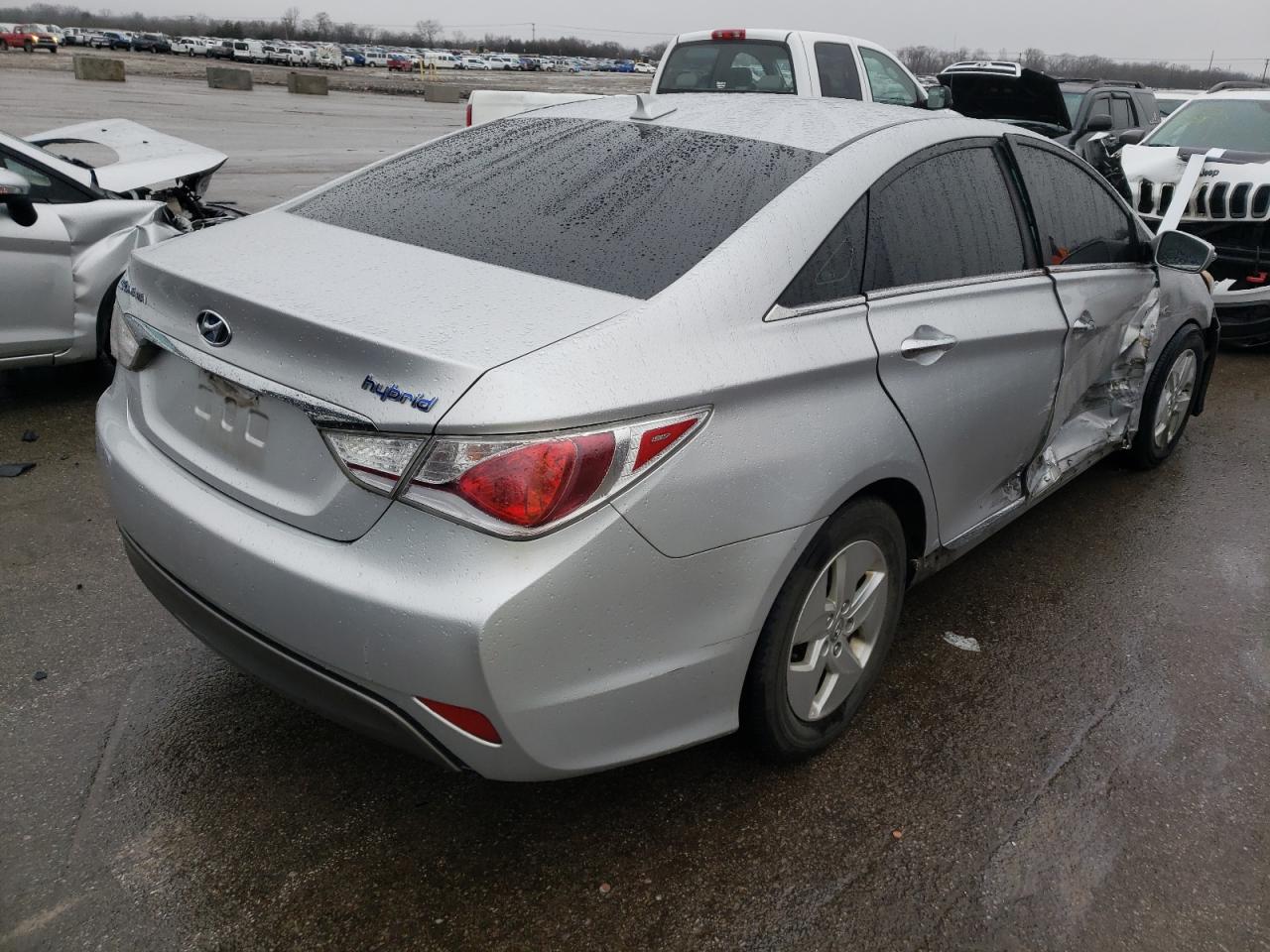 Photo 4 from auction – 2013 HYUNDAI SONATA HYB with VIN KMHEC4A44DA097172