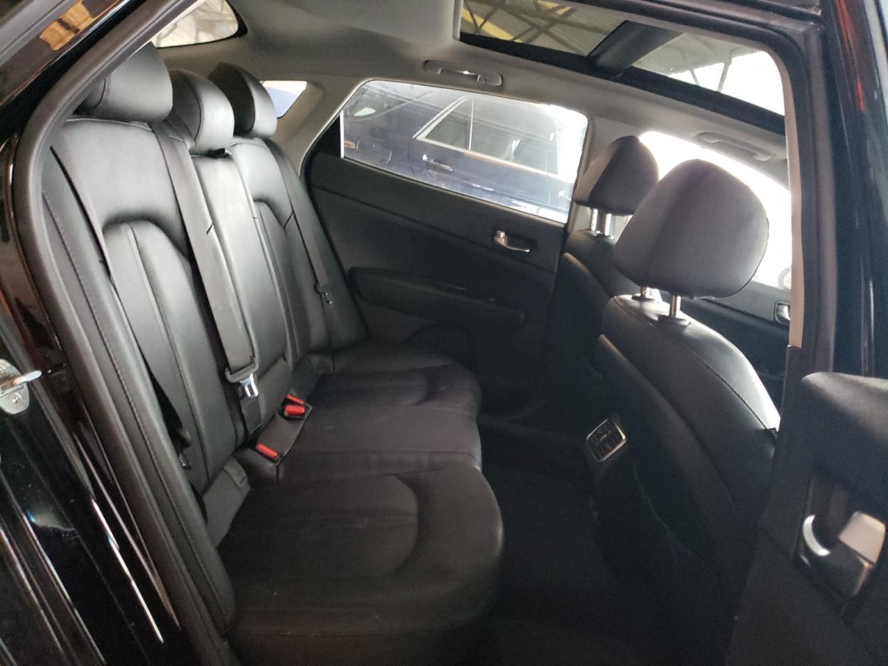 Photo 6 from auction – 2016 KIA OPTIMA EX with VIN 5XXGU4L31GG111343