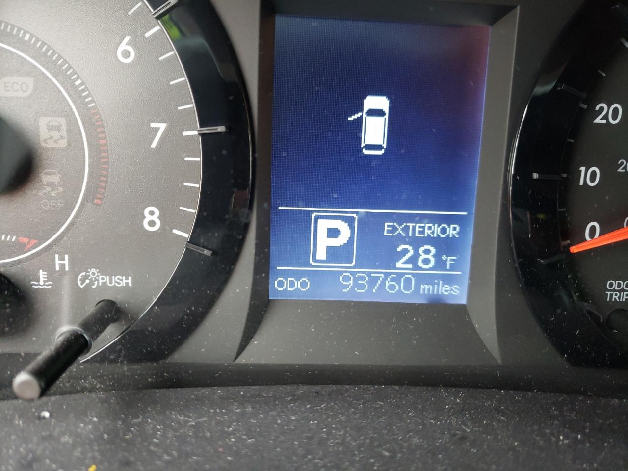 Photo 8 from auction – 2015 TOYOTA SIENNA LE with VIN 5TDKK3DC0FS587394