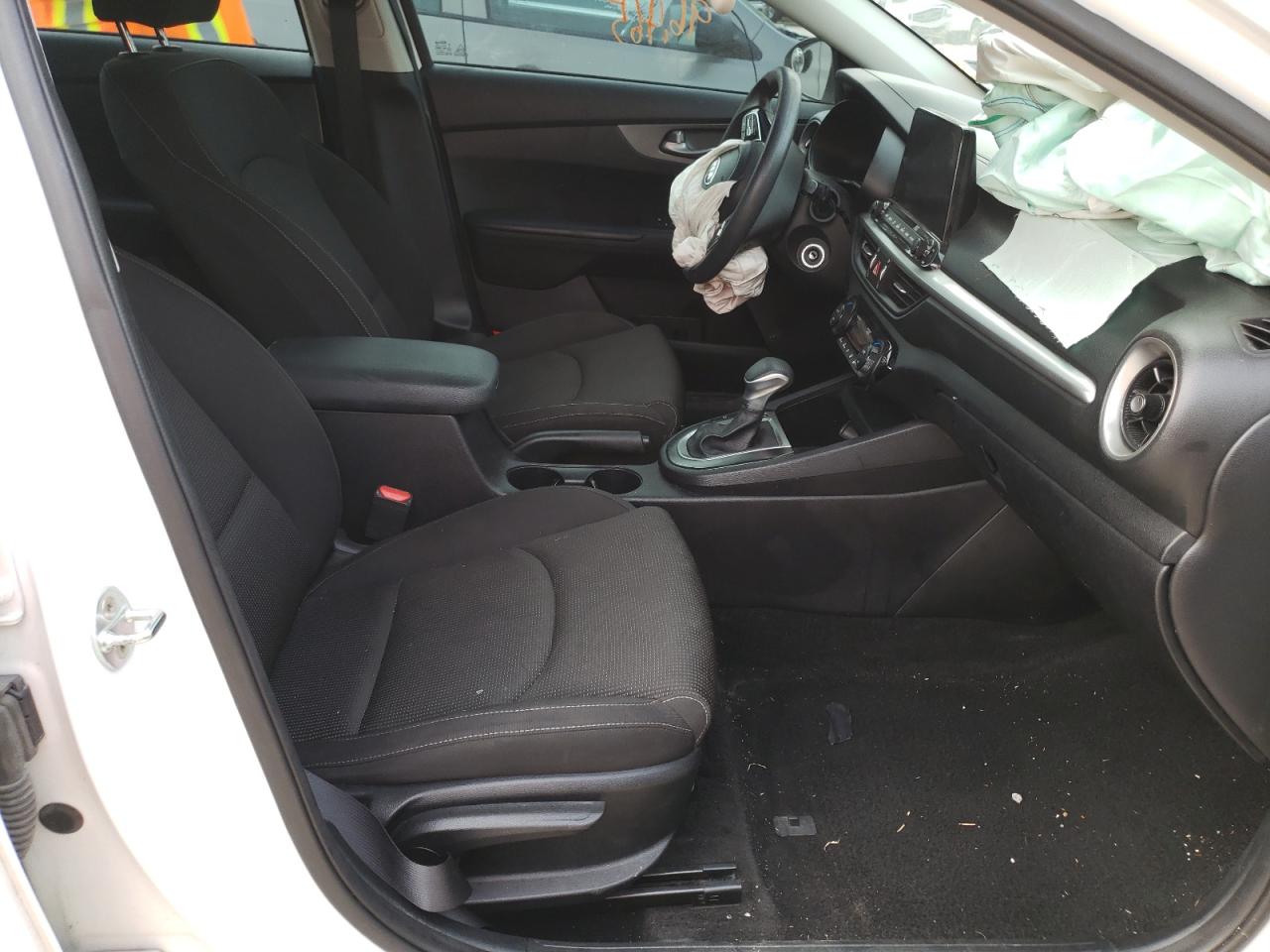 Photo 5 from auction – 2019 KIA FORTE FE with VIN 3KPF24AD4KE040332