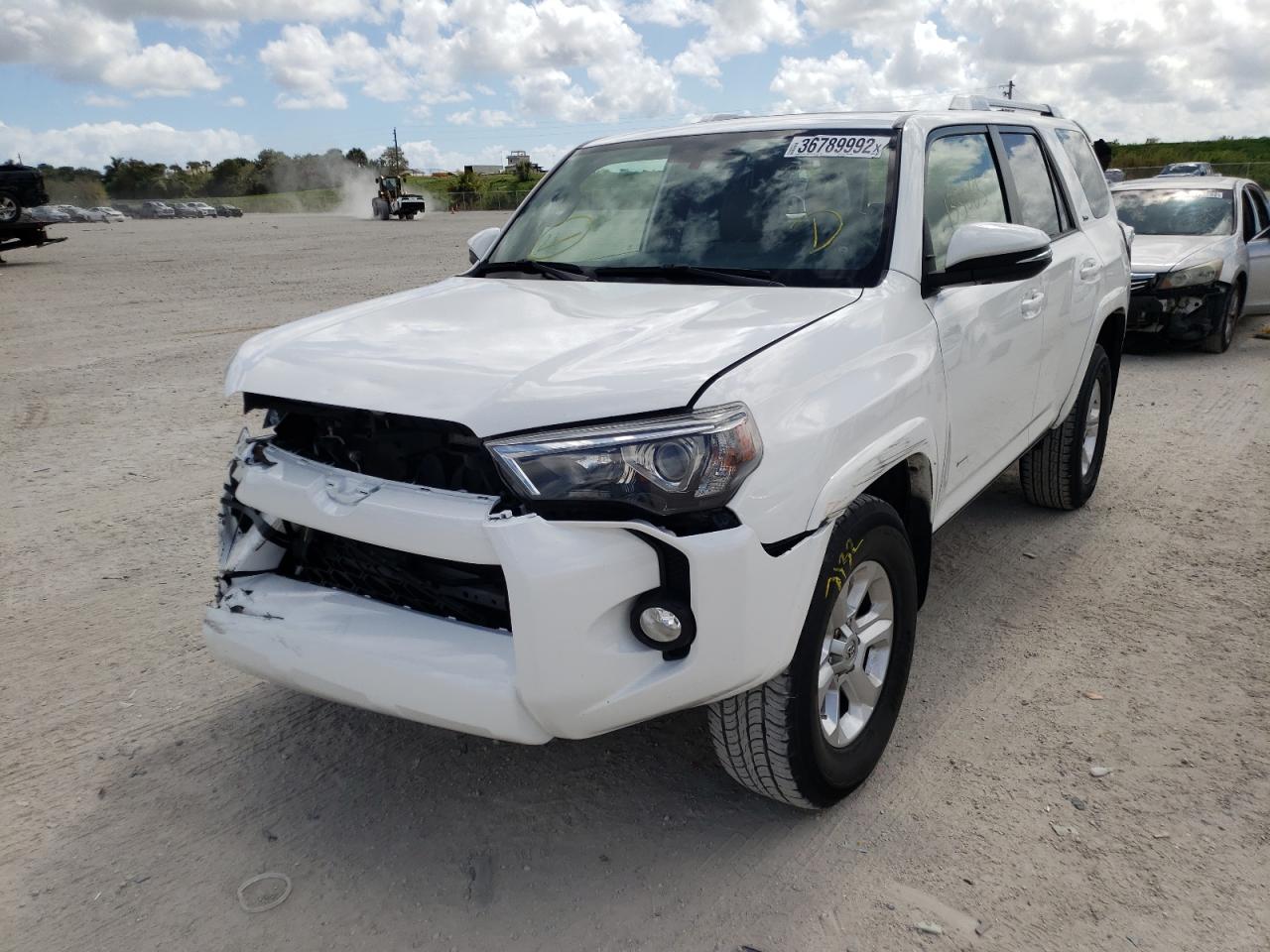 Photo 2 from auction – 2016 TOYOTA 4RUNNER SR with VIN JTEZU5JR5G5122223