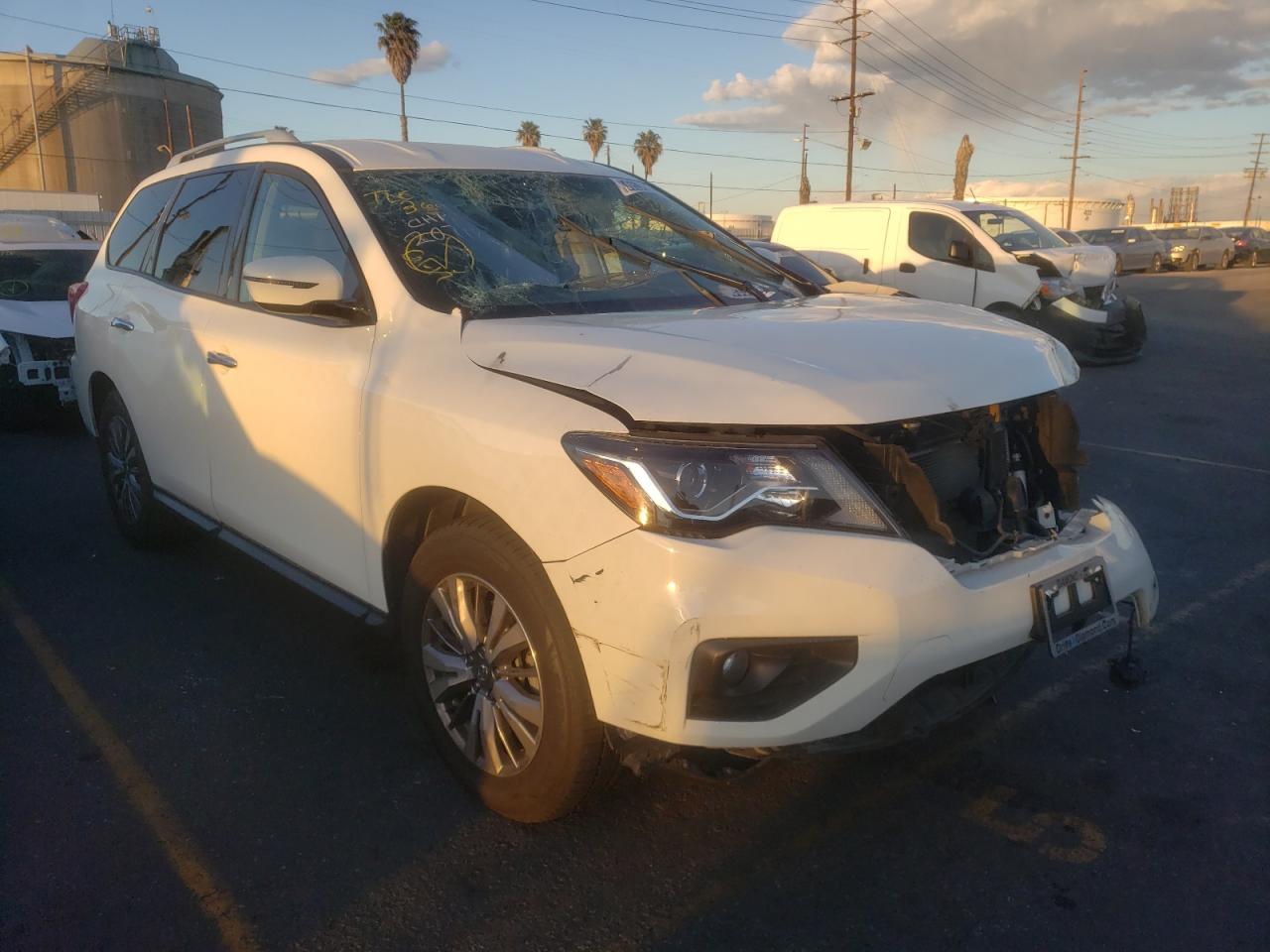 NISSAN PATHFINDER 2019 with VIN 5N1DR2MN9KC620187 - Photo from auction