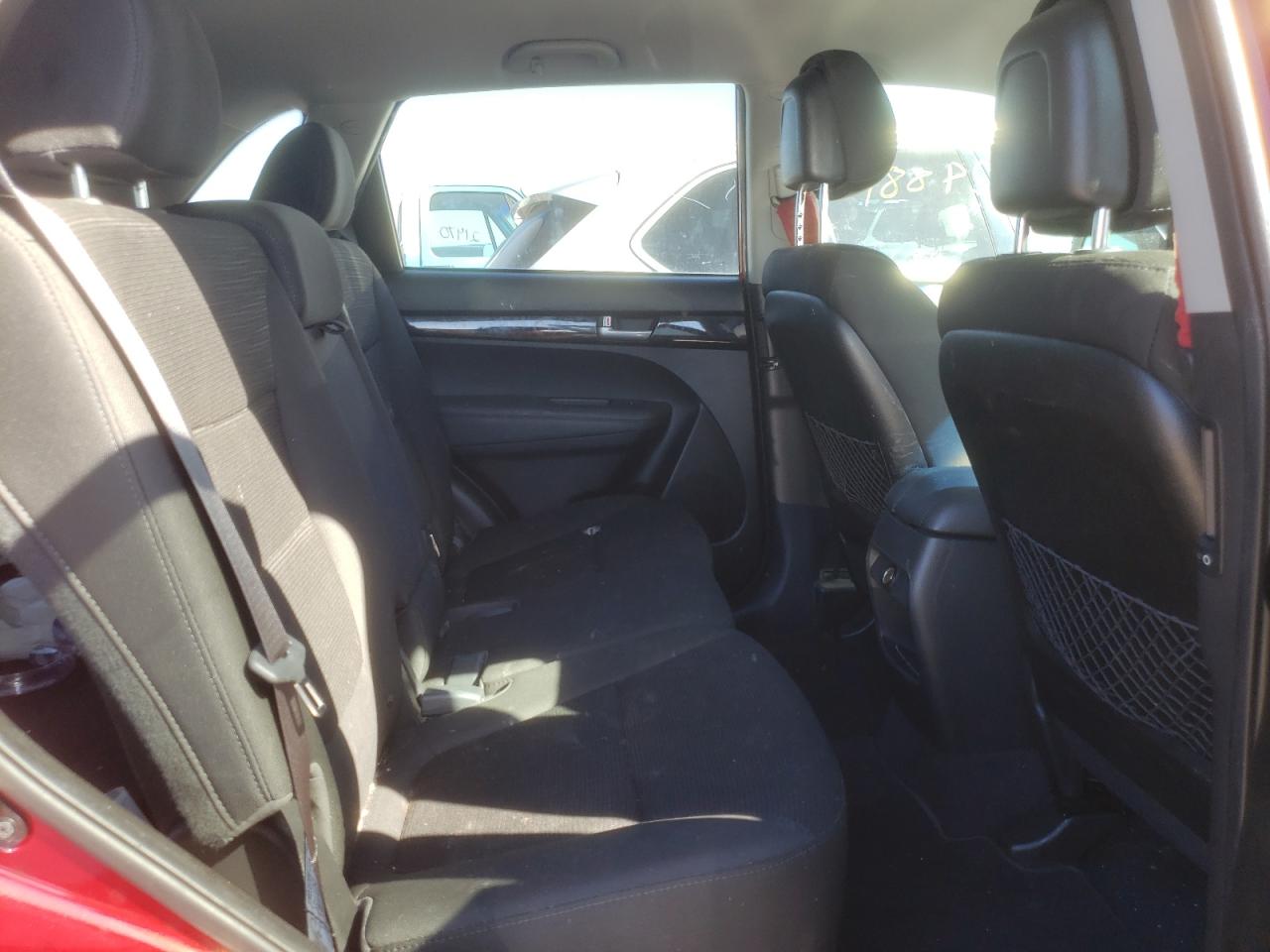 Photo 6 from auction – 2014 KIA SORENTO LX with VIN 5XYKT3A67EG538166