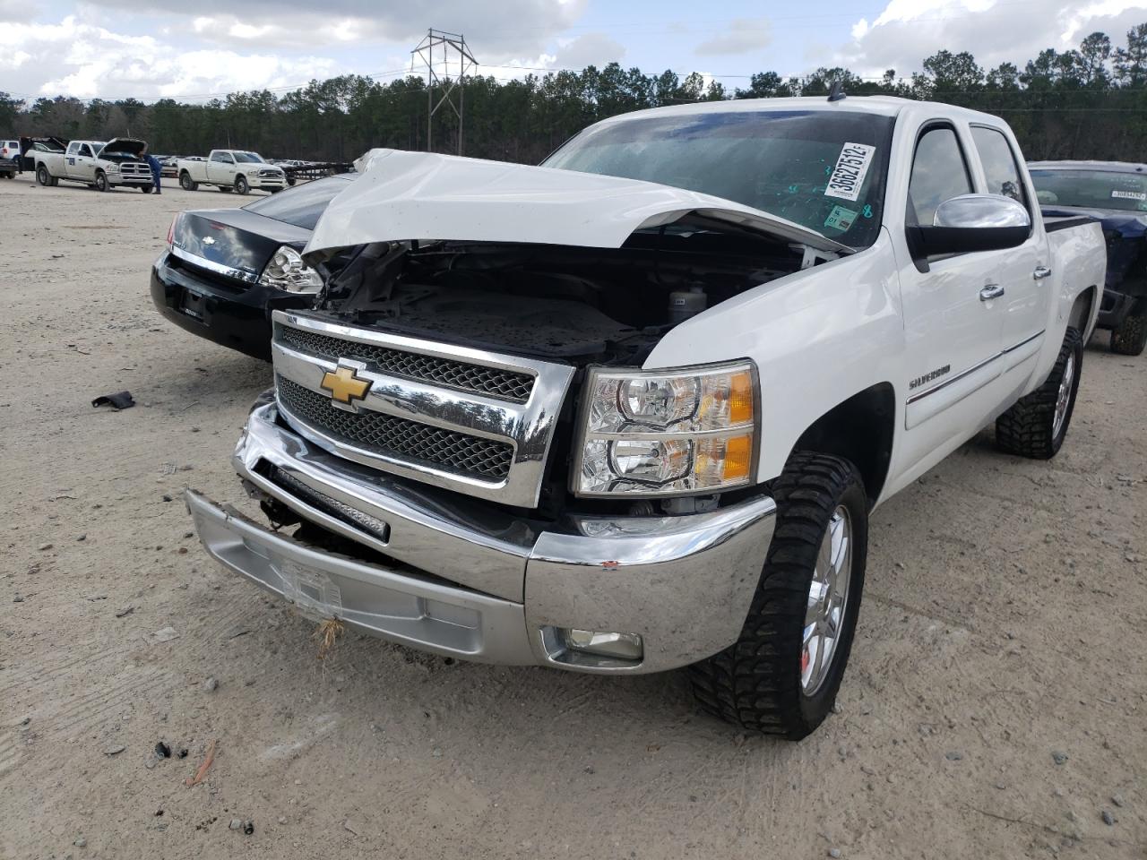 Photo 2 from auction – 2013 CHEVROLET 1500 SILVE with VIN 3GCPCSE01DG292608