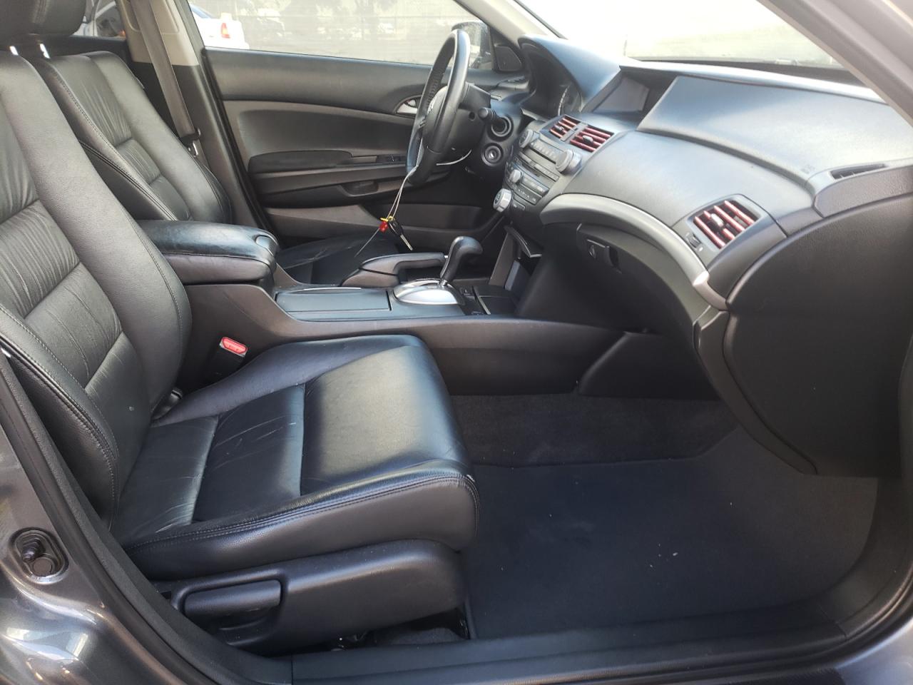 Photo 5 from auction – 2012 HONDA ACCORD with VIN 1HGCP2F68CA147151