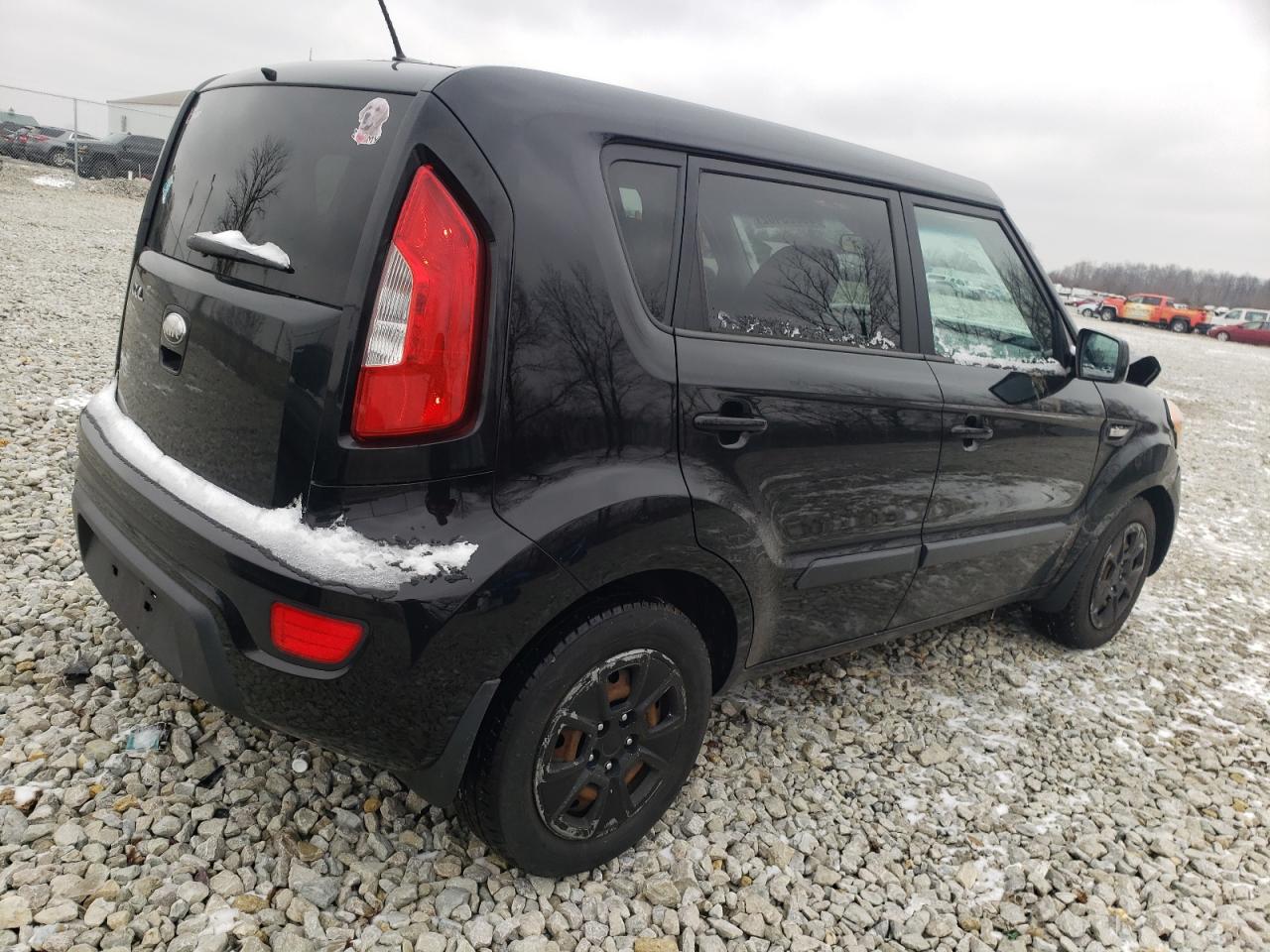 Photo 4 from auction – 2013 KIA SOUL with VIN KNDJT2A59D7752634