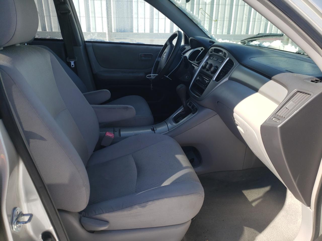 Photo 5 from auction – 2005 TOYOTA HIGHLANDER with VIN JTEGP21A850068773