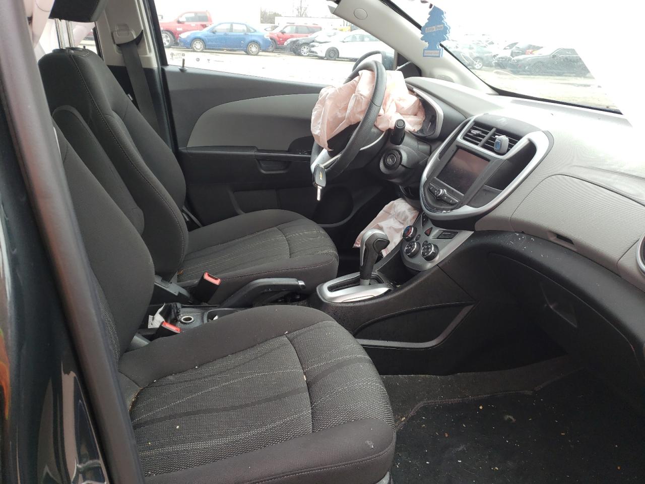 Photo 5 from auction – 2020 CHEVROLET SONIC LT with VIN 1G1JD5SB4L4136268