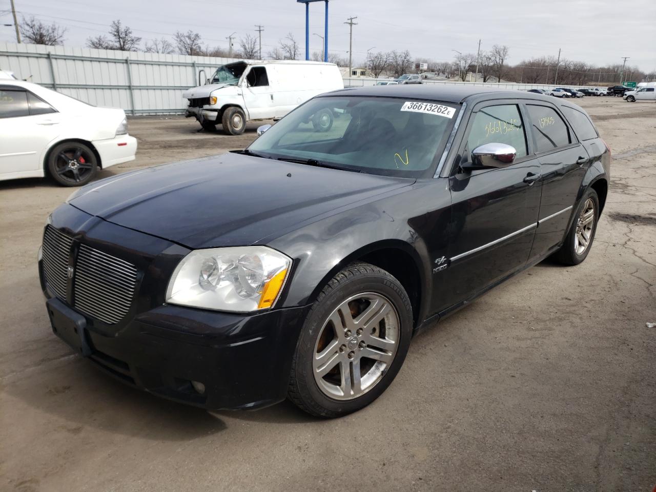 Photo 2 from auction – 2005 DODGE MAGNUM R/T with VIN 2D4GV582X5H640869