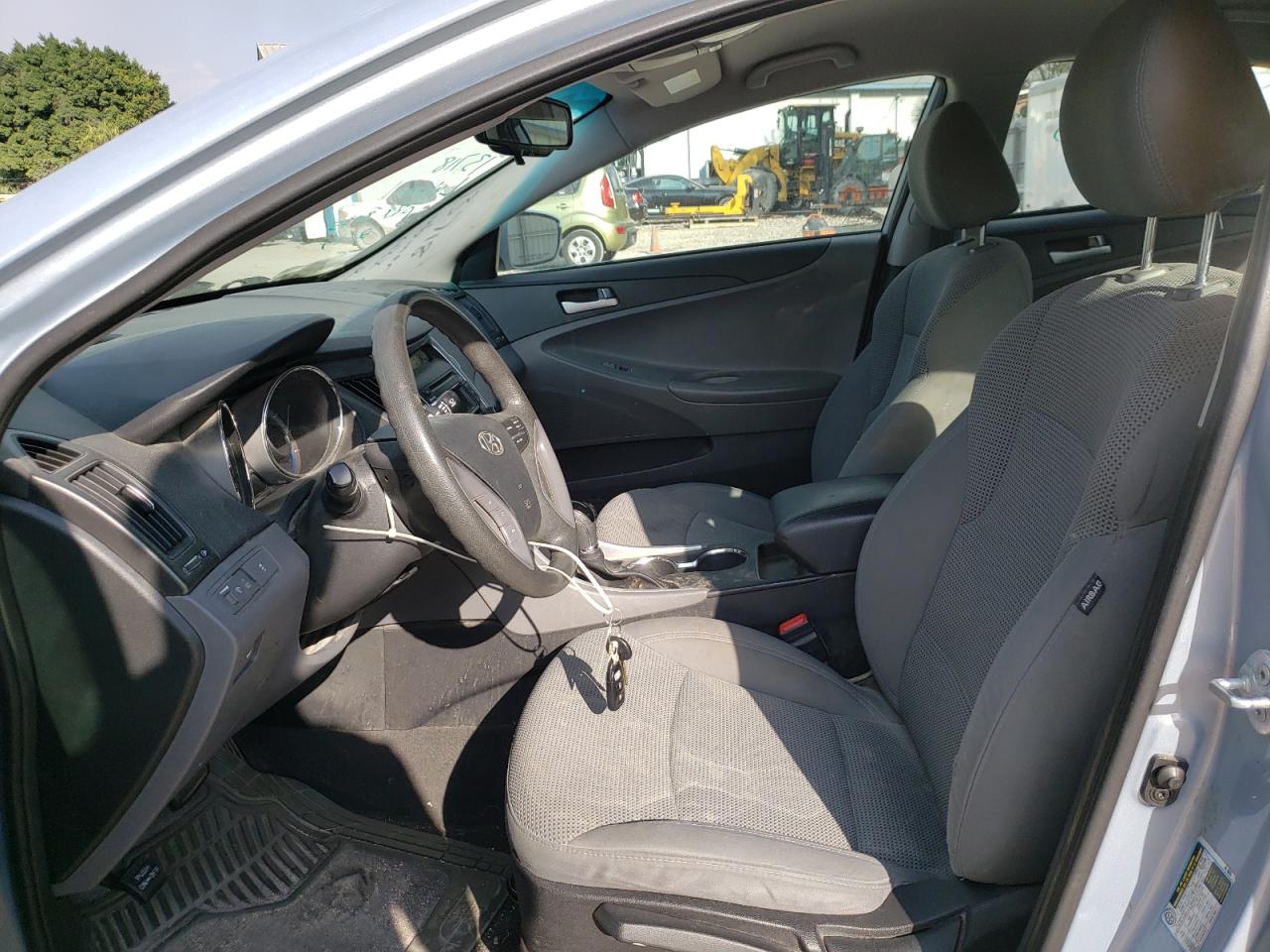 Photo 5 from auction – 2014 HYUNDAI SONATA GLS with VIN 5NPEB4AC9EH857038