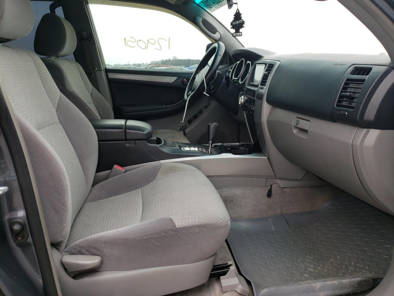 Фото 5 с аукциона – 2004 TOYOTA 4RUNNER SR с VIN JTEBT14R040029580