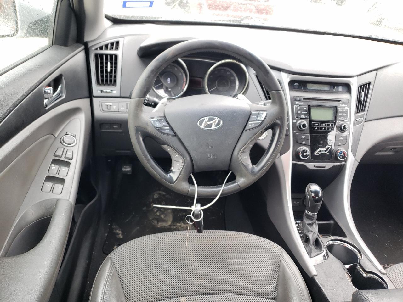 Photo 9 from auction – 2011 HYUNDAI SONATA SE with VIN 5NPEC4AC8BH156368