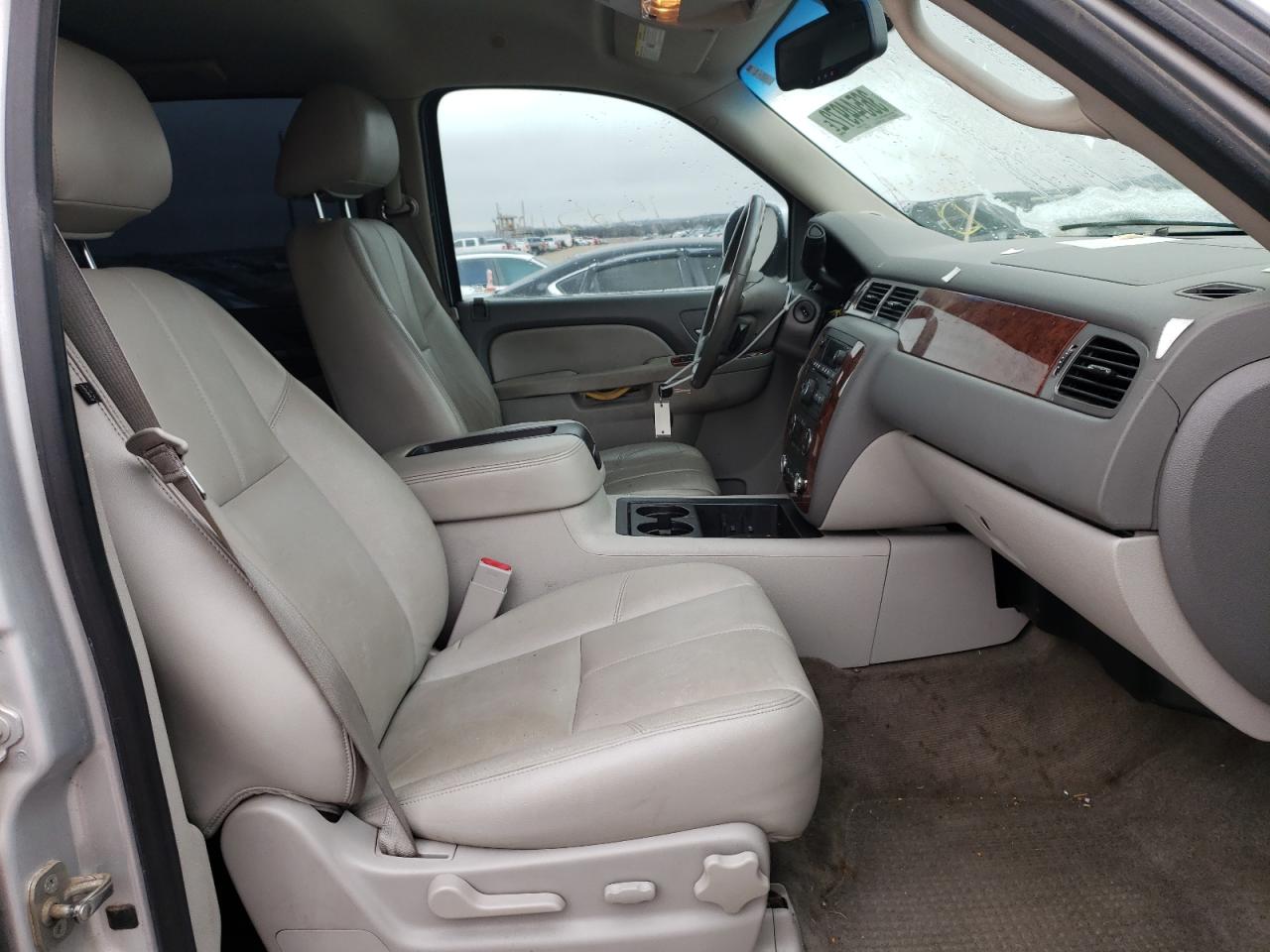 Photo 5 from auction – 2013 CHEVROLET AVALANCHE with VIN 3GNTKFE73DG235243