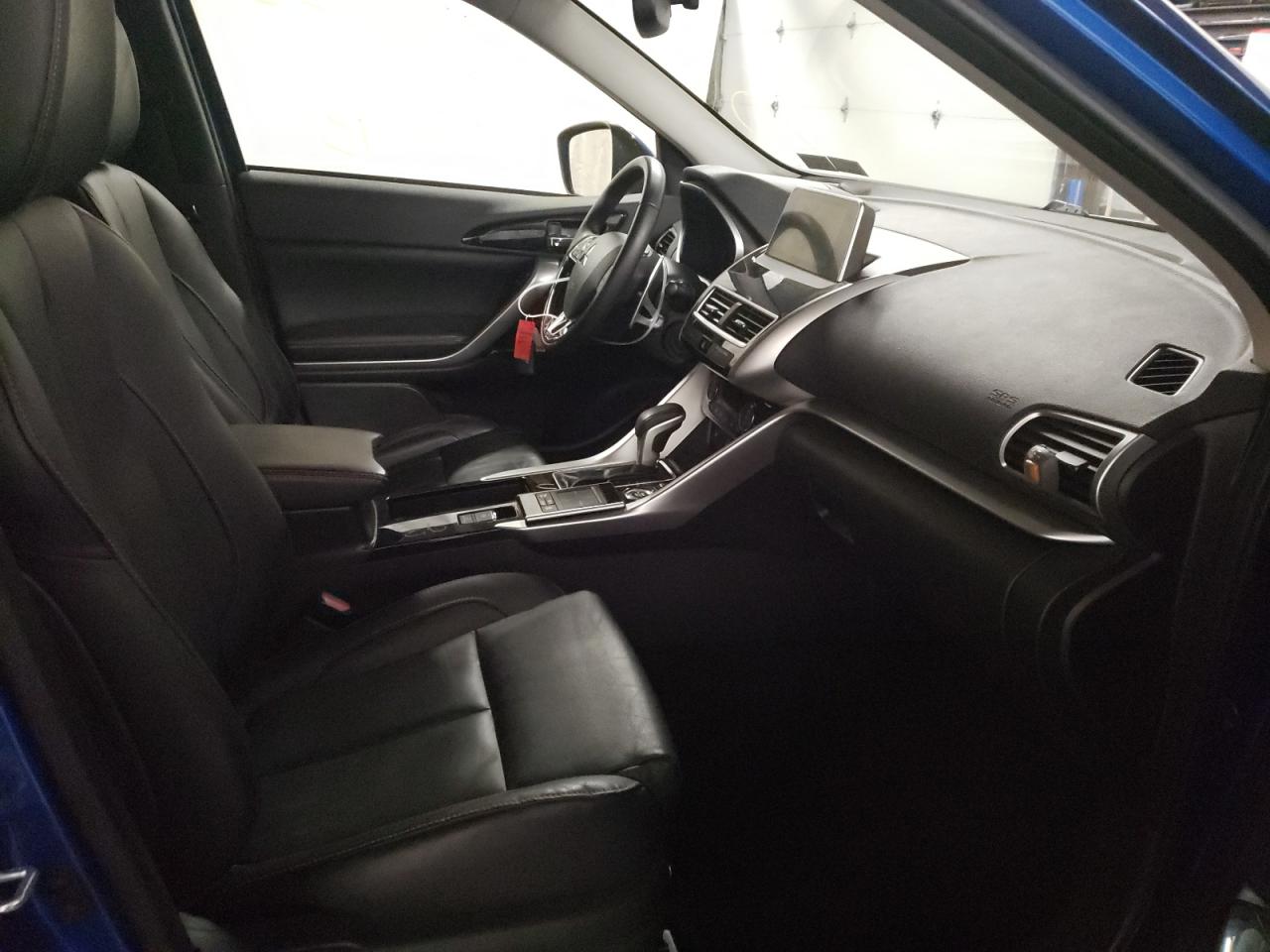 Photo 5 from auction – 2019 MITSUBISHI ECLIPSE CR with VIN JA4AT5AA9KZ023365