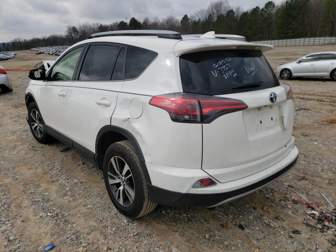 Photo 3 from auction – 2017 TOYOTA RAV4 XLE with VIN JTMWFREV7HJ713727
