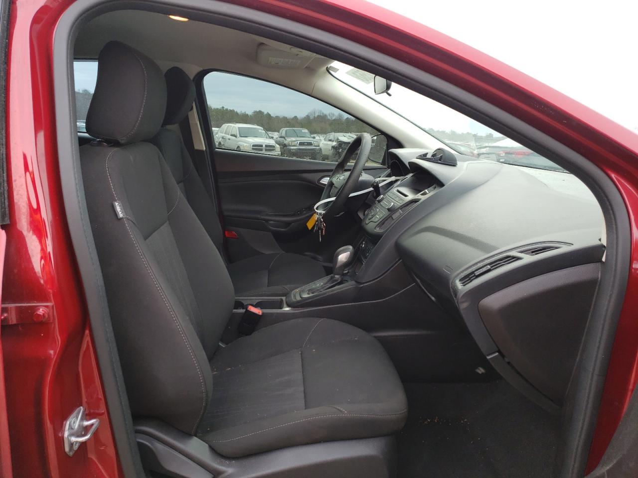 Photo 5 from auction – 2017 FORD FOCUS SE with VIN 1FADP3K21HL252370