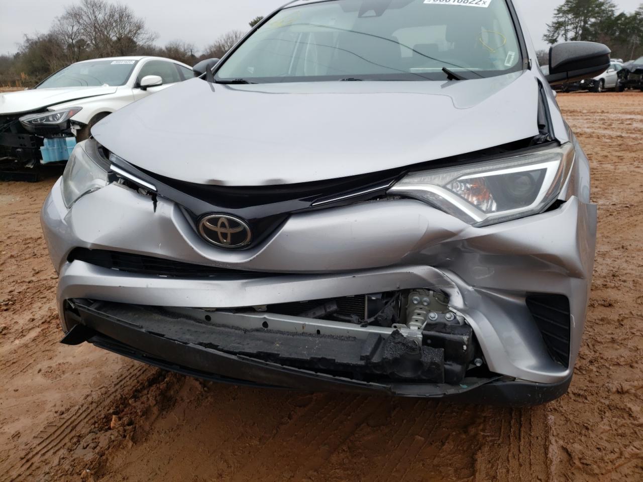 Photo 9 from auction – 2017 TOYOTA RAV4 LE with VIN 2T3ZFREV5HW377414